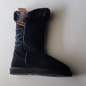 NWT LAMO Celeste Black Boots, Size 9, NWT. Lamo Water Resistant Suede Tall Boots